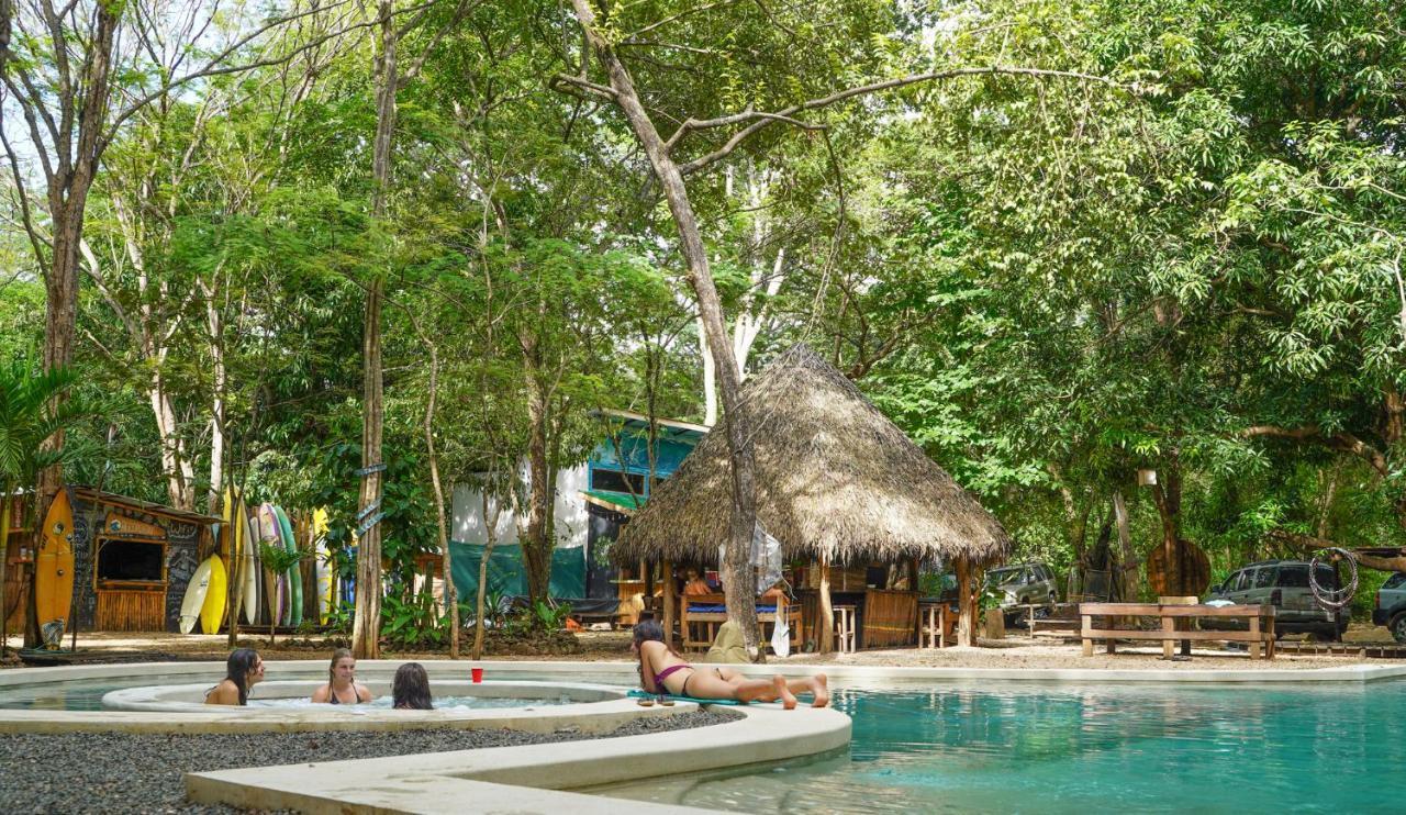 Hostel Dreamsea Surf Camp Costa Rica Tamarindo Exterior foto